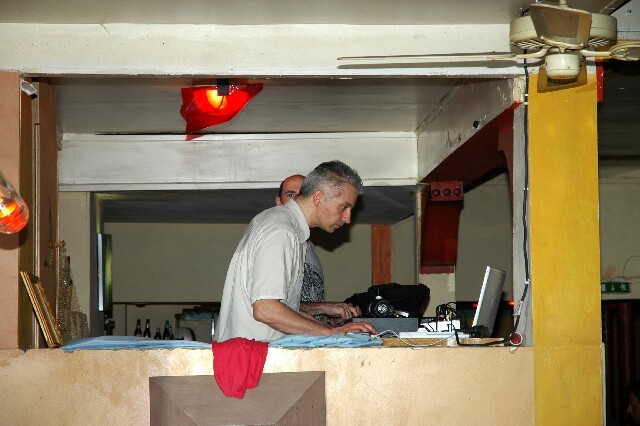 min 2006 05 02 latino 122